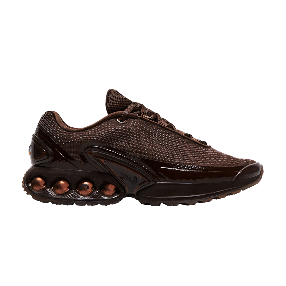 isamaya-ffrench-x-wmns-air-max-dn-light-chocolate-hq3837-200