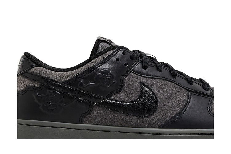 Кроссовки Nike Wmns Dunk Low 'Black Roses'