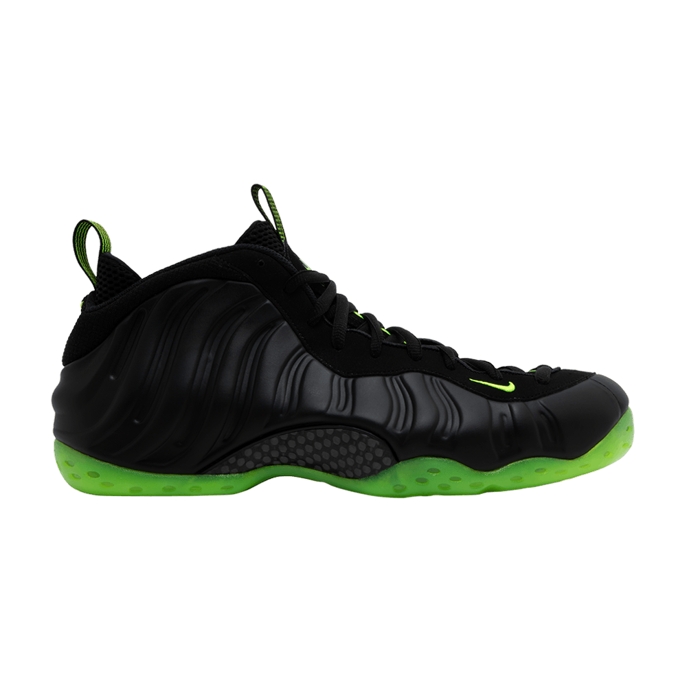 air-foamposite-one-black-volt-hf2902-001