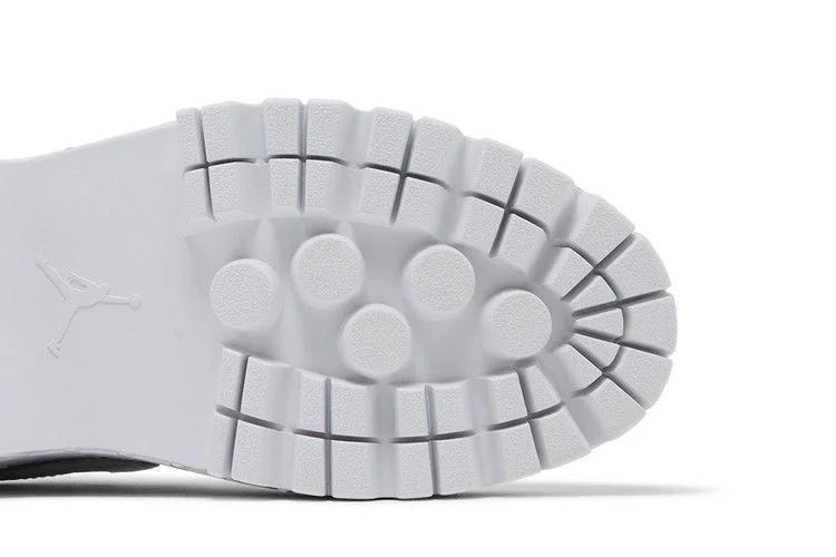 Кроссовки Wmns Air Jordan 1 Low Brooklyn 'White Metallic Silver'