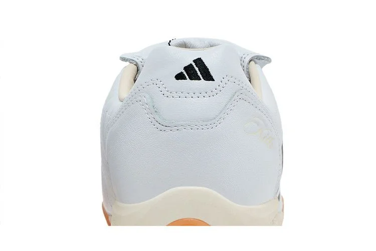 Кроссовки Kith x adidas Predator 2002 IC 'White Black Gum'