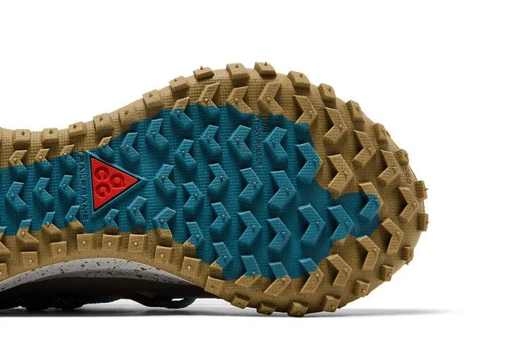 Кроссовки Nike ACG Mountain Fly Low GORE-TEX 'College Grey Picante Red'