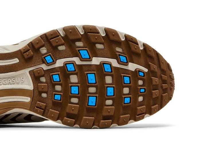 Кроссовки Nike Air Pegasus 2K5 SE 'Light Orewood Photo Blue'
