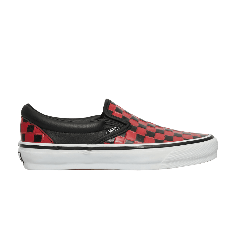 classic-slip-on-98-lx-leather-checkerboard-black-racing-red-vn000dcmbrr