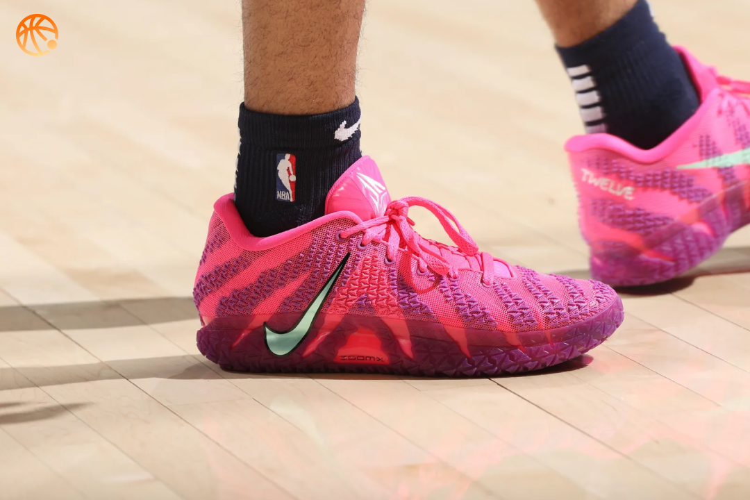 Джа Морант в кроссовках Nike Ja 3 'Max Volume на плей-офф НБА 2025