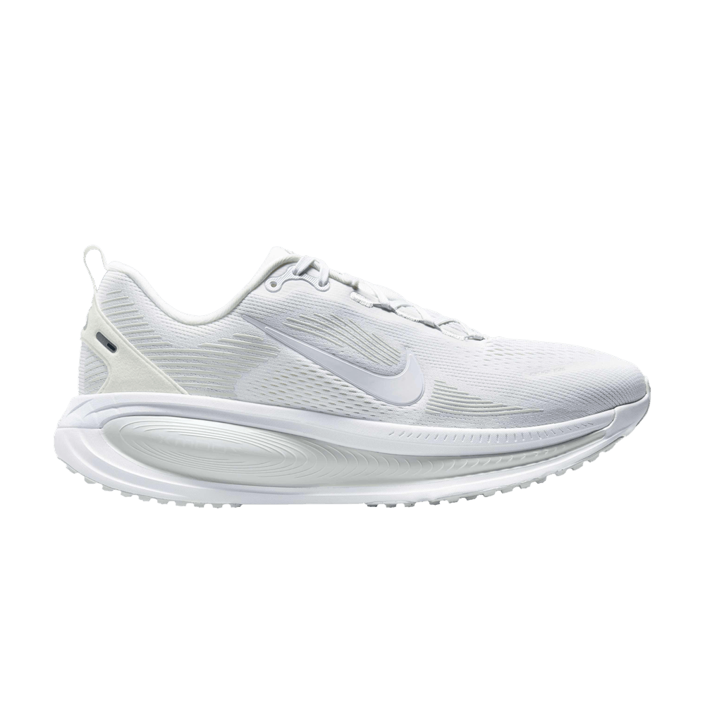 vomero-18-white-photon-dust-hm6803-106