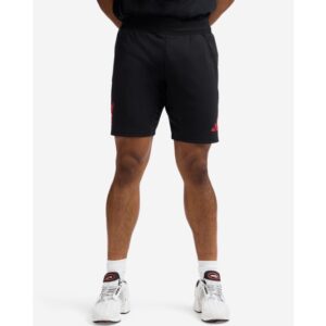 Выездная форма (основной цвет по официальной версии сезона)