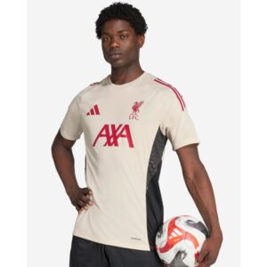 Белый с клубными акцентами