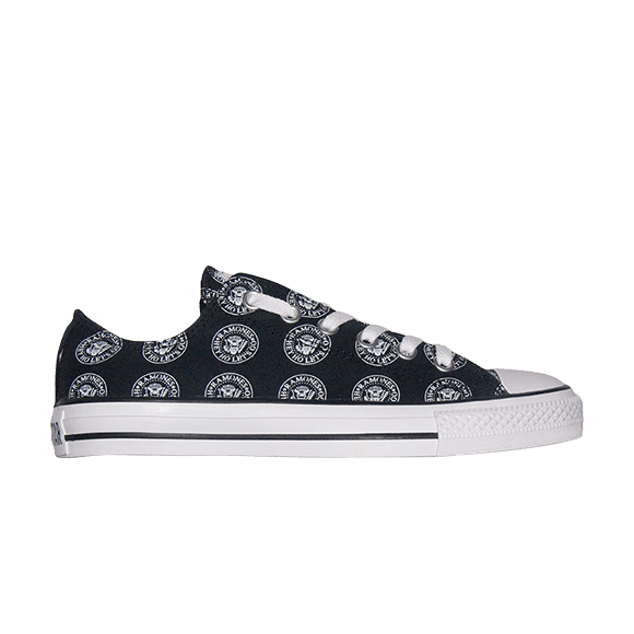 converse-chuck-taylor-all-star-low-top-ramones-black-white-113972