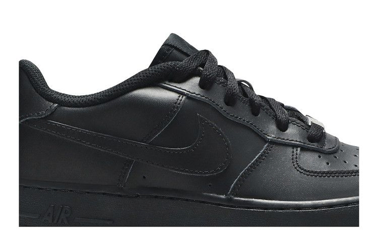 Кроссовки Nike Air Force 1 Low GS 'Triple Black'