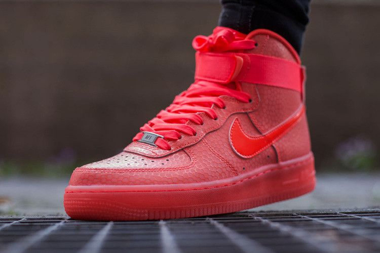 Кроссовки Nike Wmns Air Force 1 High Premium 'Hot Lava'