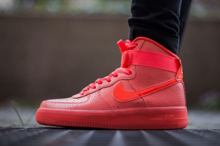 Кроссовки Nike Wmns Air Force 1 High Premium 'Hot Lava'