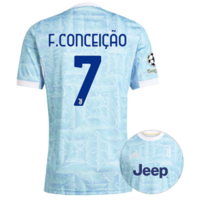 Чёрный с фирменными элементами Ювентуса