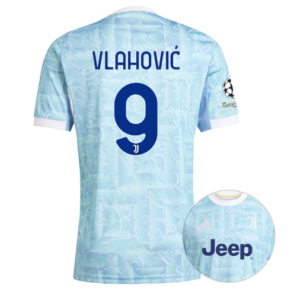 Чёрный с фирменными элементами Ювентуса