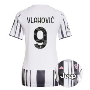 Традиционный белый с чёрными элементами