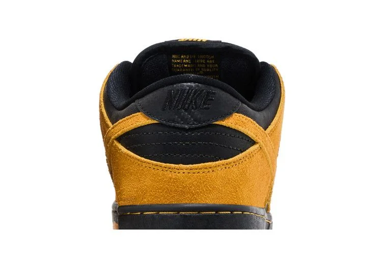 Кроссовки Nike SB Dunk Low Pro 'Iowa'