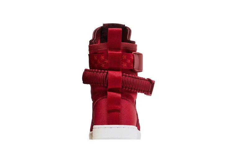 Кроссовки Nike Wmns SF Air Force 1 High 'Red Crush'