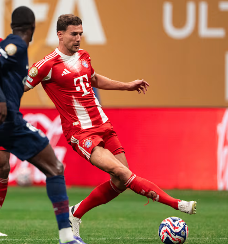 futbolnoe-dzhersi-fc-bayern-munich-home-jersey-25-26-goretzka-8
