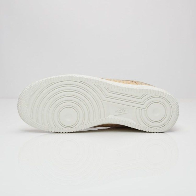 Кроссовки Nike Air Force 1 Low '07 LV8 'Golden Scales'