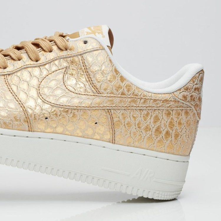 Кроссовки Nike Air Force 1 Low '07 LV8 'Golden Scales'
