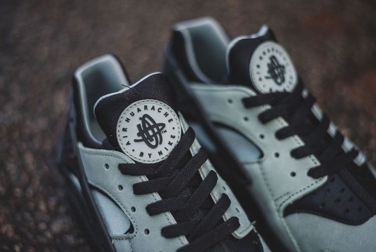 Кроссовки Nike Air Huarache Premium 'Mica Green'