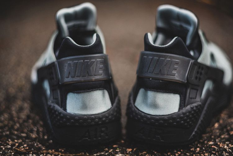 Кроссовки Nike Air Huarache Premium 'Mica Green'