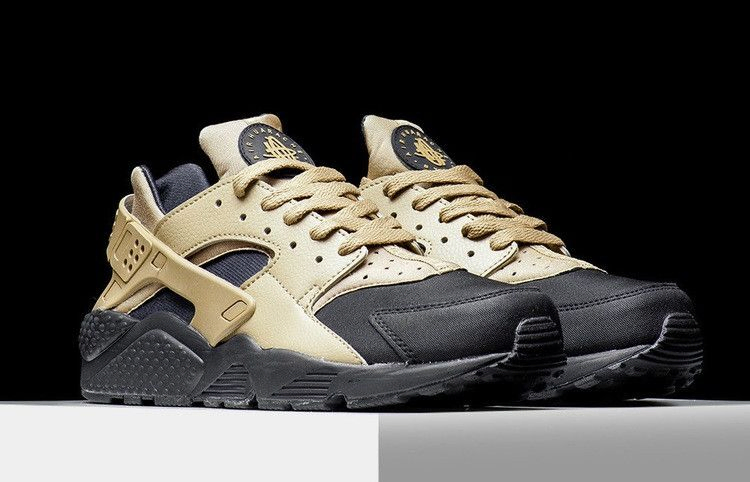 Кроссовки Nike Air Huarache Premium 'Desert Camo'