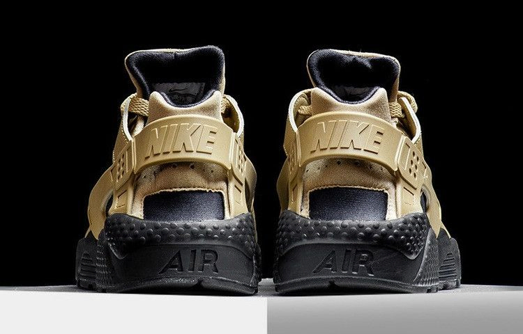 Кроссовки Nike Air Huarache Premium 'Desert Camo'