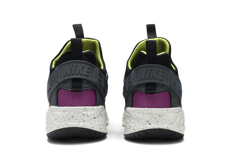 Кроссовки Nike Air Huarache Utility 'Medium Berry'