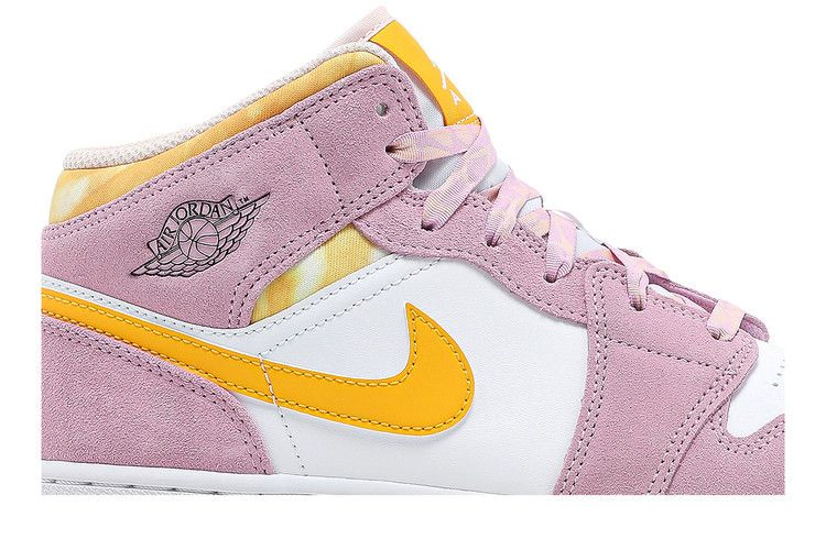 Кроссовки Air Jordan 1 Mid SE GS 'Arctic Pink'