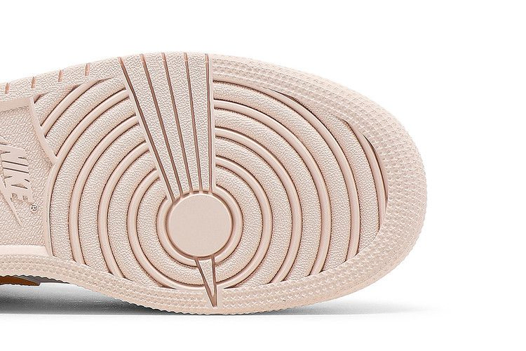 Кроссовки Air Jordan 1 Mid SE GS 'Arctic Pink'