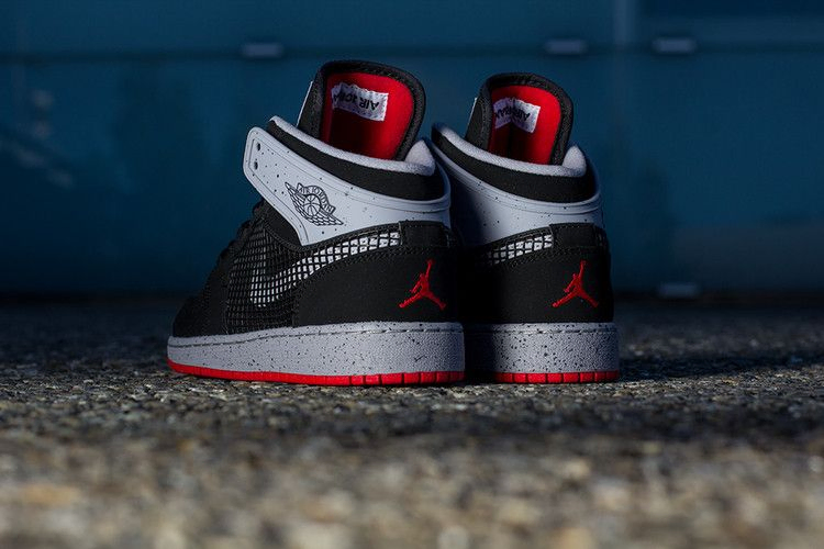 Кроссовки Air Jordan 1 Retro 89 'Black Fire Red Cement'