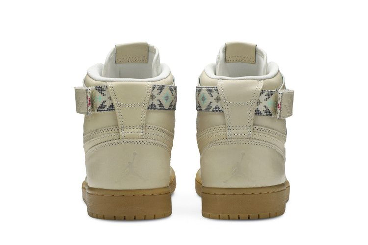 Кроссовки Air Jordan 1 Retro Hi Strap 'N7'