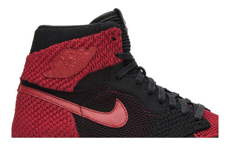 Кроссовки Air Jordan 1 Retro High OG Flyknit 'Bred'