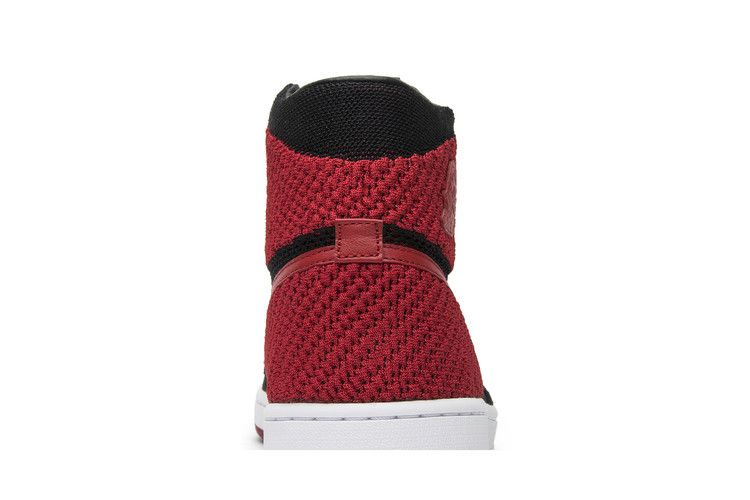 Кроссовки Air Jordan 1 Retro High OG Flyknit 'Bred'
