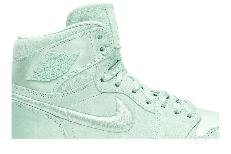 Кроссовки Wmns Air Jordan 1 Retro High 'Season of Her: Mint'