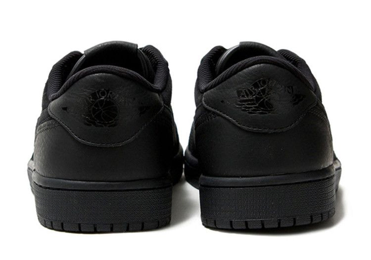Кроссовки Air Jordan 1 Retro Low OG Premium 'Triple Black'