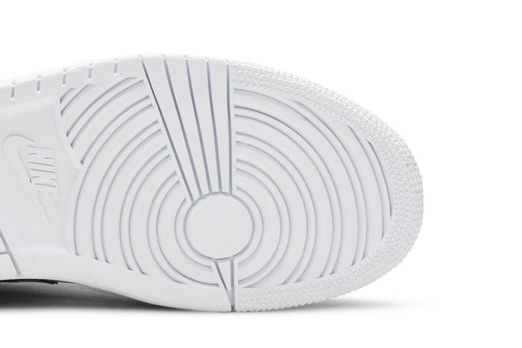 Кроссовки Wmns Air Jordan 1 Retro Low 'White Metallic Gold'