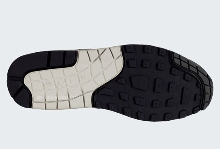 Кроссовки Nike Air Max 1 Essential 'Dark Obsidian Grey'