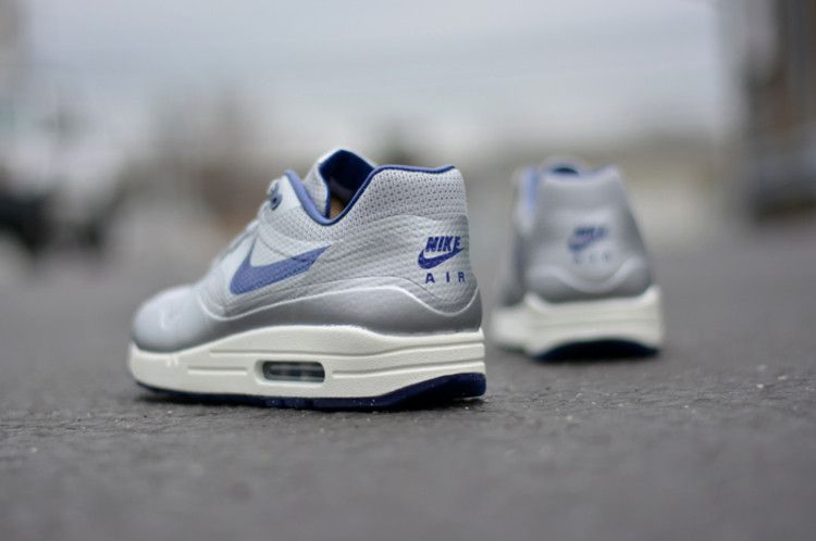 Кроссовки Nike Air Max 1 Hyp QS 'Track Royal'