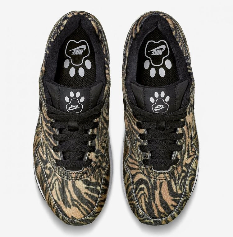 Кроссовки Nike Air Max 1 QS GS 'Tiger'