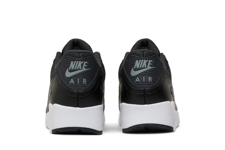 Кроссовки Nike Air Max 90 Ultra Essential 'Black Cool Grey'