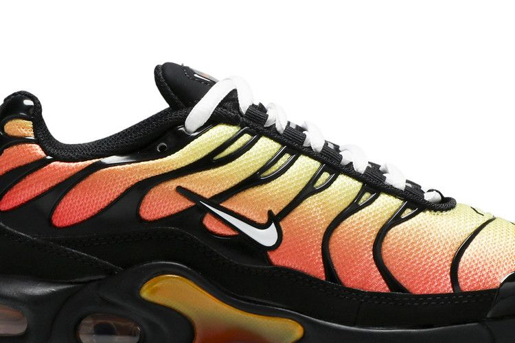 Кроссовки Nike Air Max Plus GS 'Black Habanero Red'