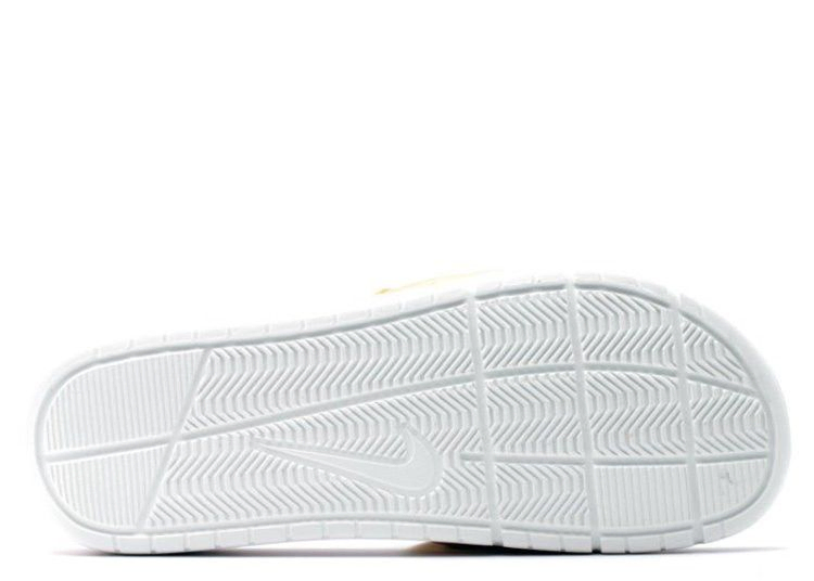 Кроссовки Nike Benassi Solarsoft Slide Sp 'Liquid Gold'