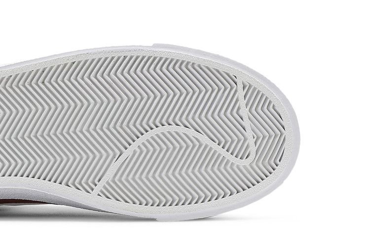 Кроссовки Nike Blazer Mid '77 Suede 'Team Red'