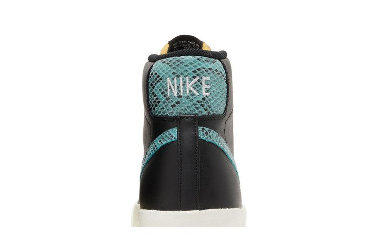 Кроссовки Nike Blazer Mid VNTG 'Snakeskin Swoosh'