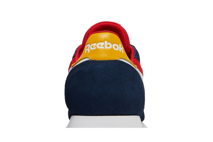 Кроссовки Reebok Classic Leather MU 'Collegiate Navy Red'