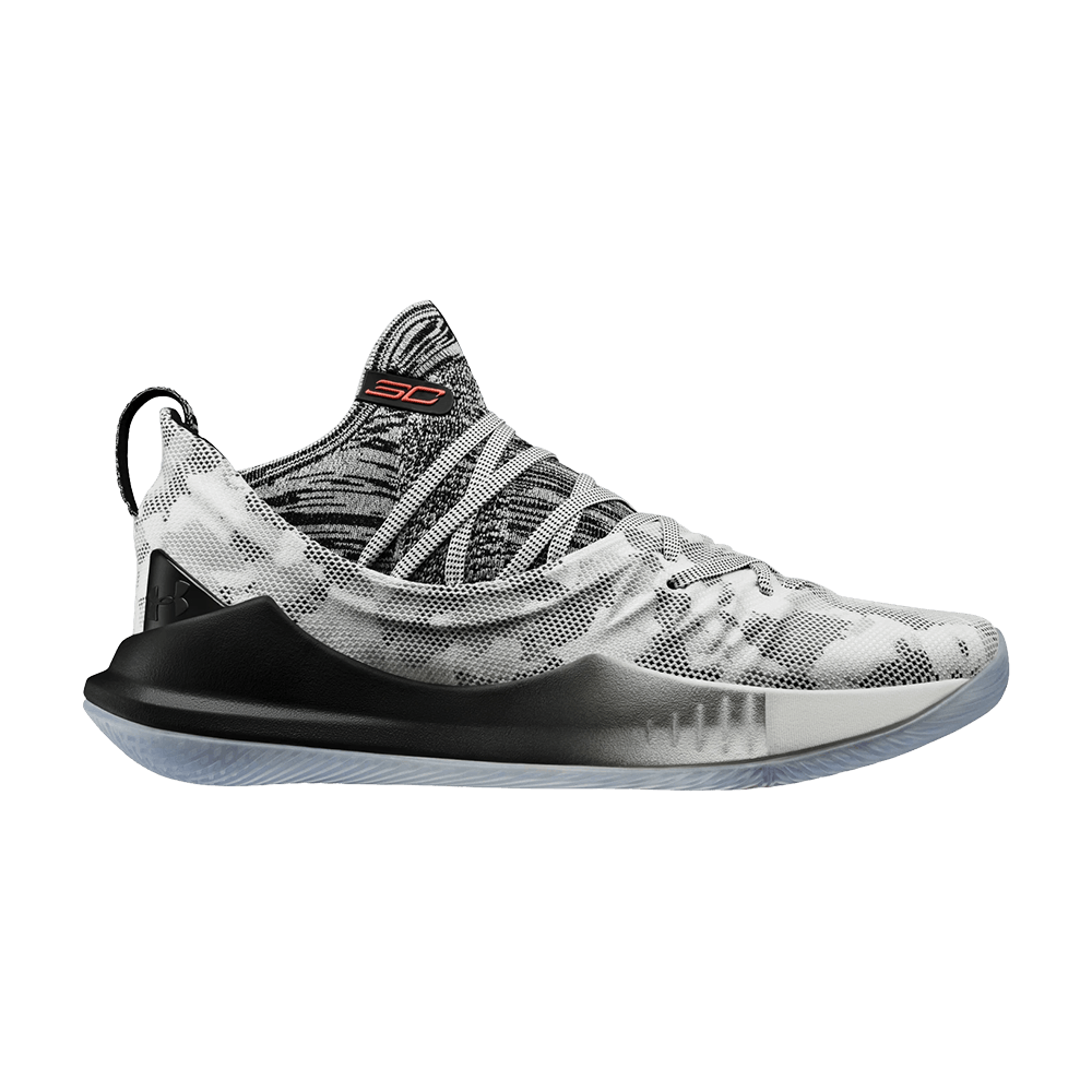 curry-5-international-smoke-3020657-108
