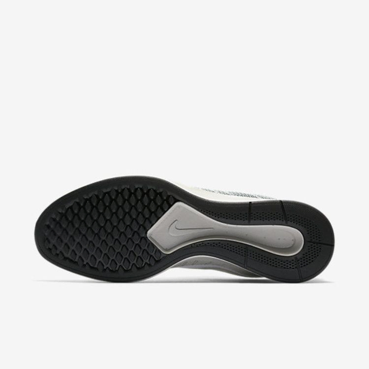 Кроссовки Nike Dualtone Racer 'Pale Grey Solar Red'