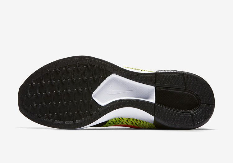 Кроссовки Nike Duel Racer 'Volt'